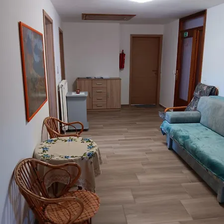 Turisticna Kmetija Pr 3* Trebce